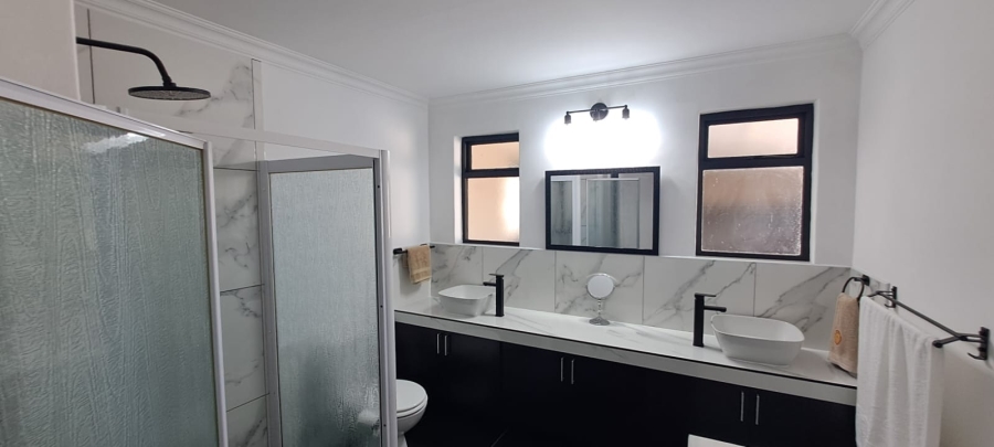 4 Bedroom Property for Sale in Kleinmond Western Cape